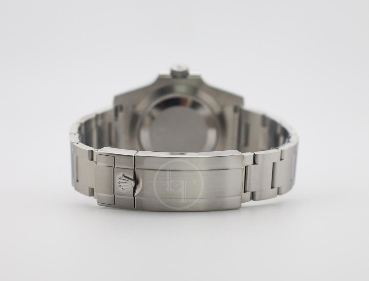 Rolex Submariner Date "Hulk" Stainless Steel Green Dial & Ceramic Bezel Oyster Bracelet 116610LV