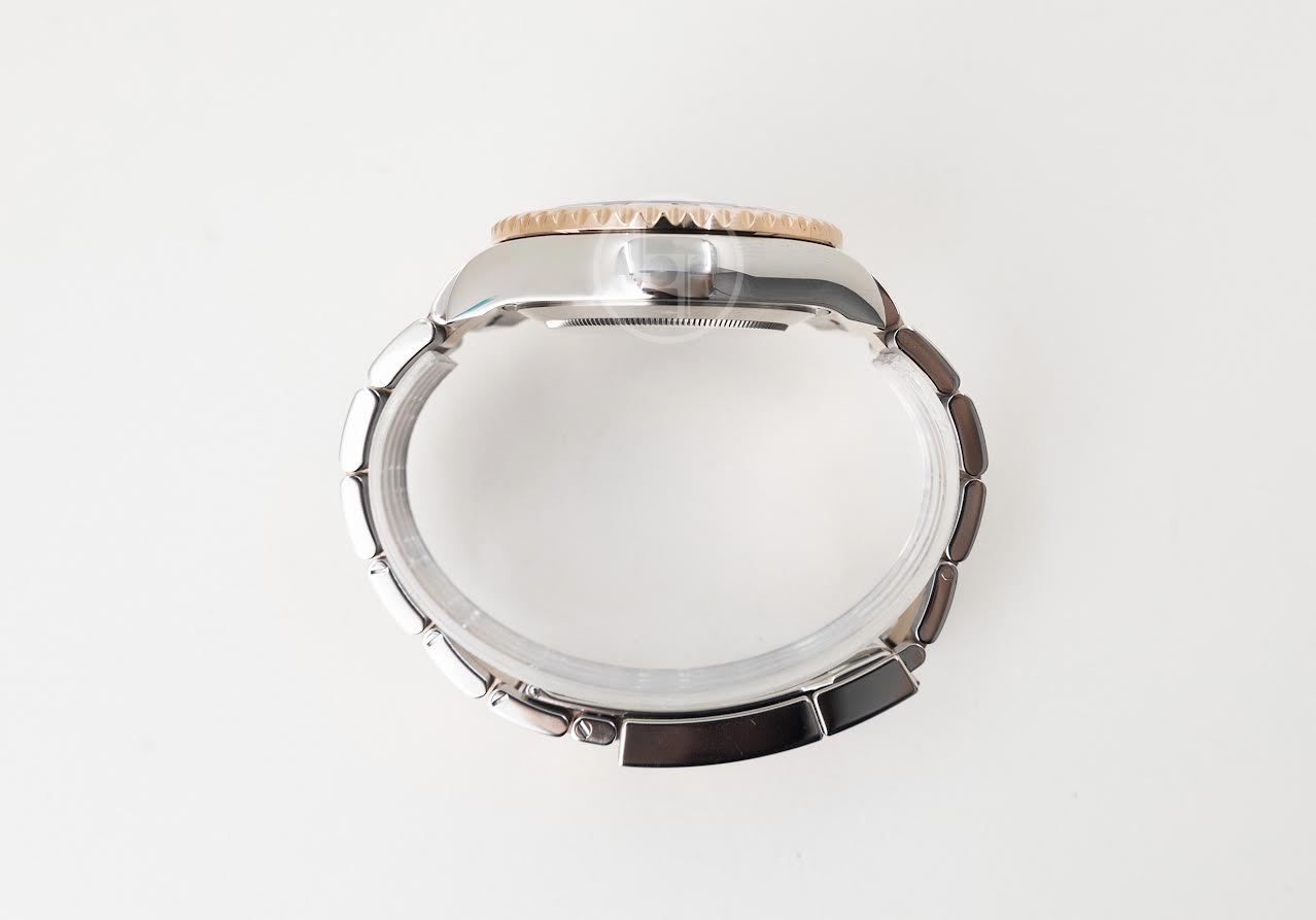 Rolex Yacht-Master II 116681 Blue Ceramic 18k Rose Gold Mercedes Hands Stainless Steel