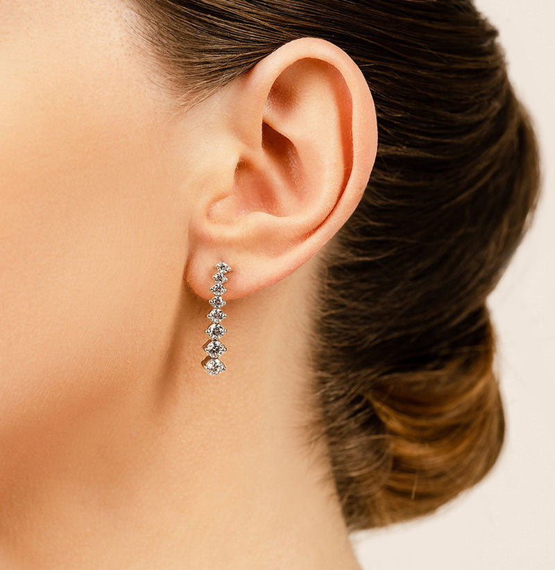 Graduated Diamond Drop Earrings In Diamond with 2.03 ct.(finished)