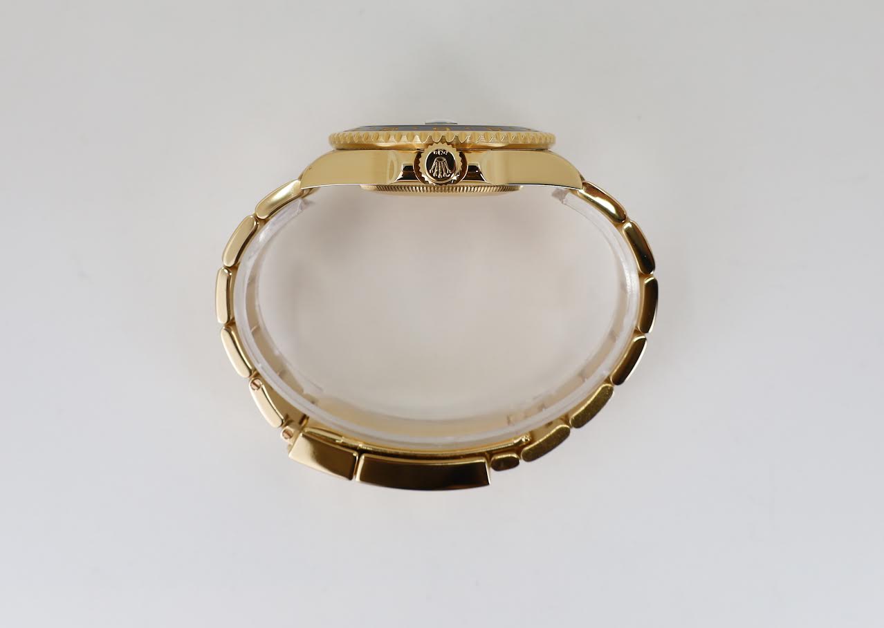 Rolex GMT-Master II Yellow Gold Green Dial Oyster Bracelet 116718LN