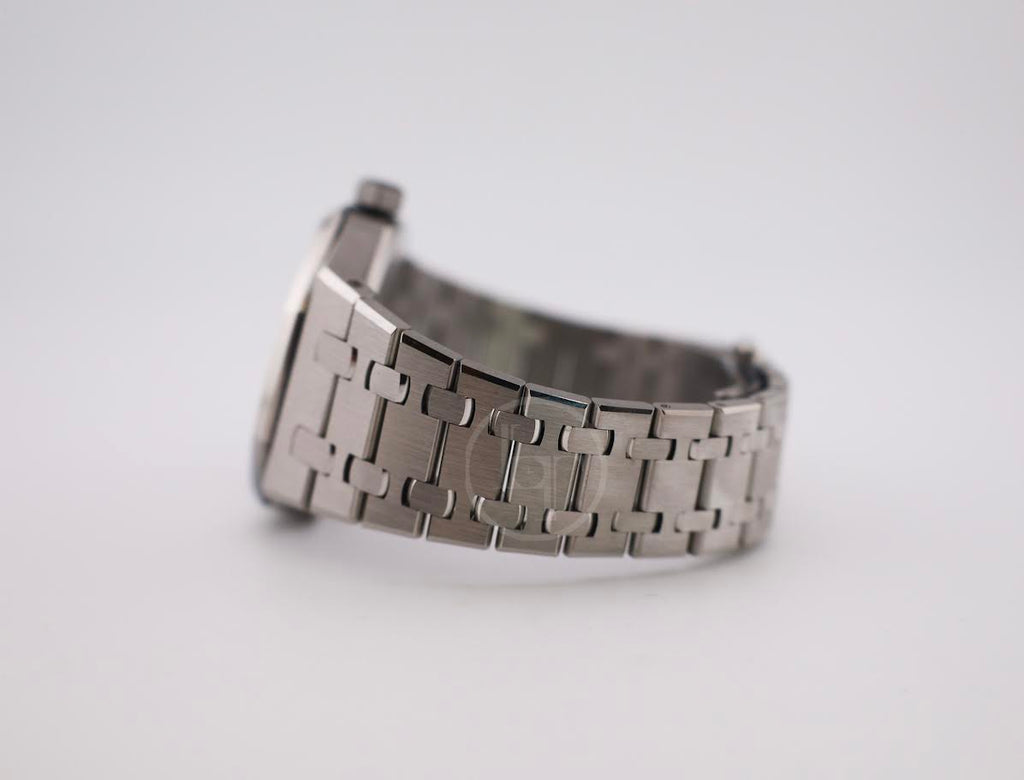 Audemars Piguet Royal Oak 37mm Selfwinding "50th Anniversary" Stainless Steel Silver Dial - 15550ST.OO.1356ST.01