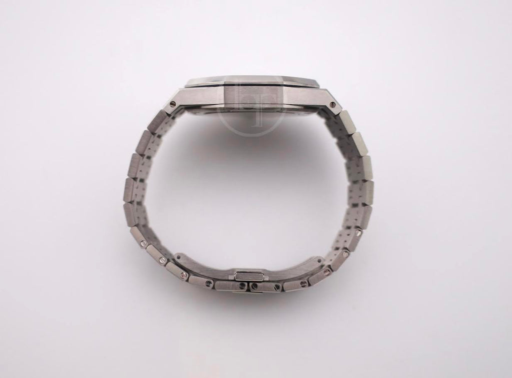 Audemars Piguet Royal Oak 37mm Selfwinding "50th Anniversary" Stainless Steel Silver Dial - 15550ST.OO.1356ST.01