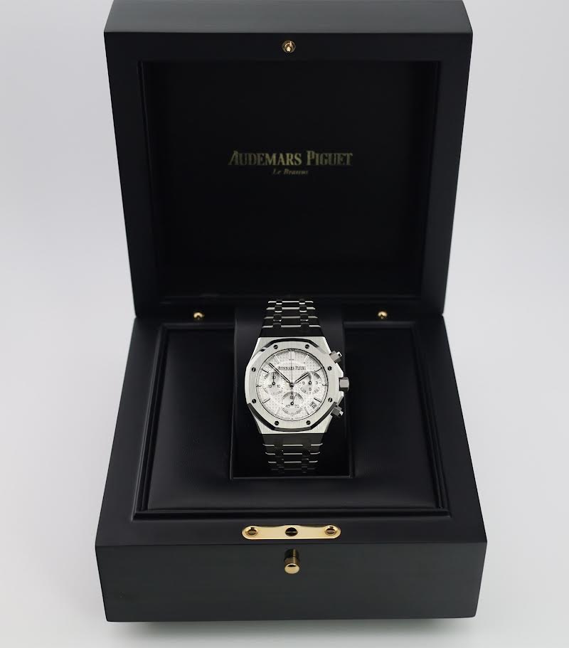 Audemars Piguet Royal Oak Selfwinding Stainless Steel 41mm White Dial 26240ST.OO.1320ST.03