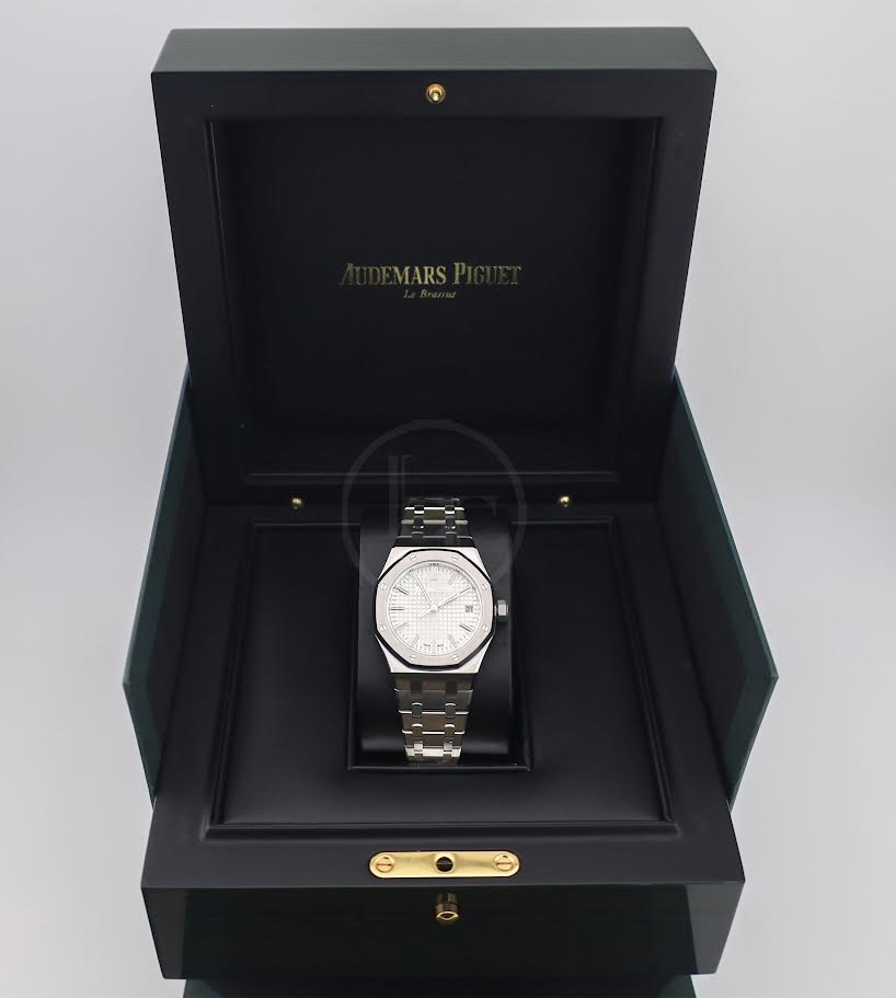 Audemars Piguet Royal Oak 37mm Selfwinding "50th Anniversary" Stainless Steel Silver Dial - 15550ST.OO.1356ST.01