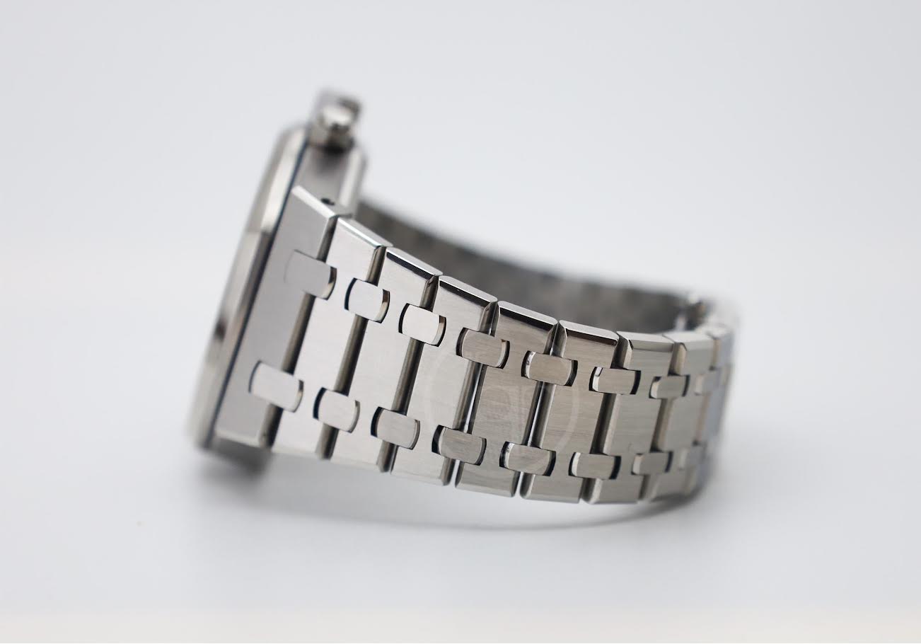 Audemars Piguet Royal Oak Chronograph Stainless Steel 41mm Black Dial Watch - 26320ST.OO.1220ST.01