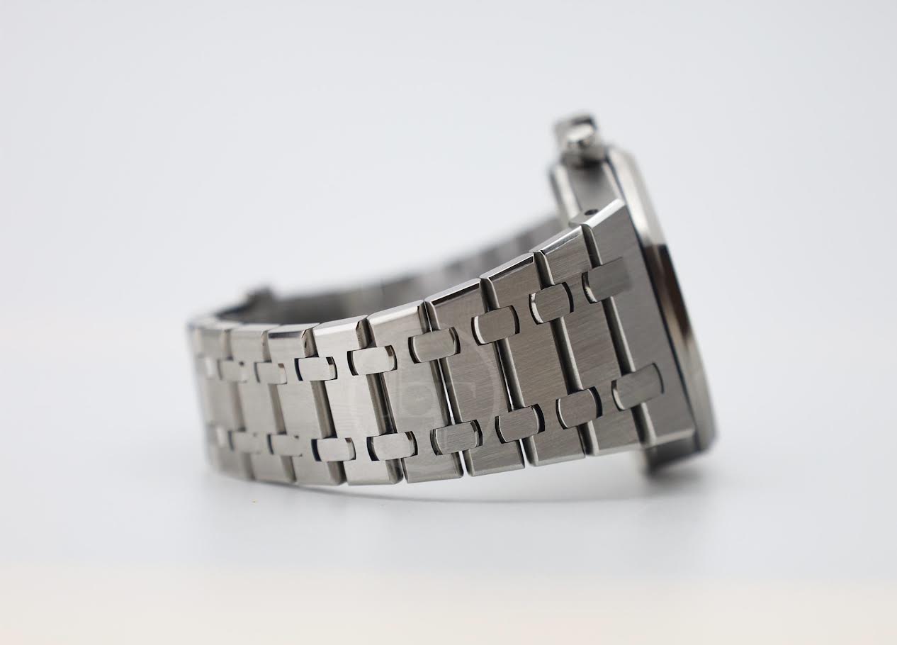 Audemars Piguet Royal Oak Chronograph Stainless Steel 41mm Black Dial Watch - 26320ST.OO.1220ST.01