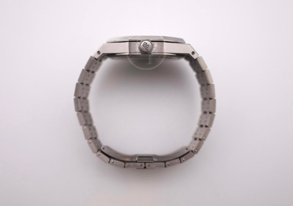 Audemars Piguet Royal Oak 37mm Selfwinding "50th Anniversary" Stainless Steel Silver Dial - 15550ST.OO.1356ST.01