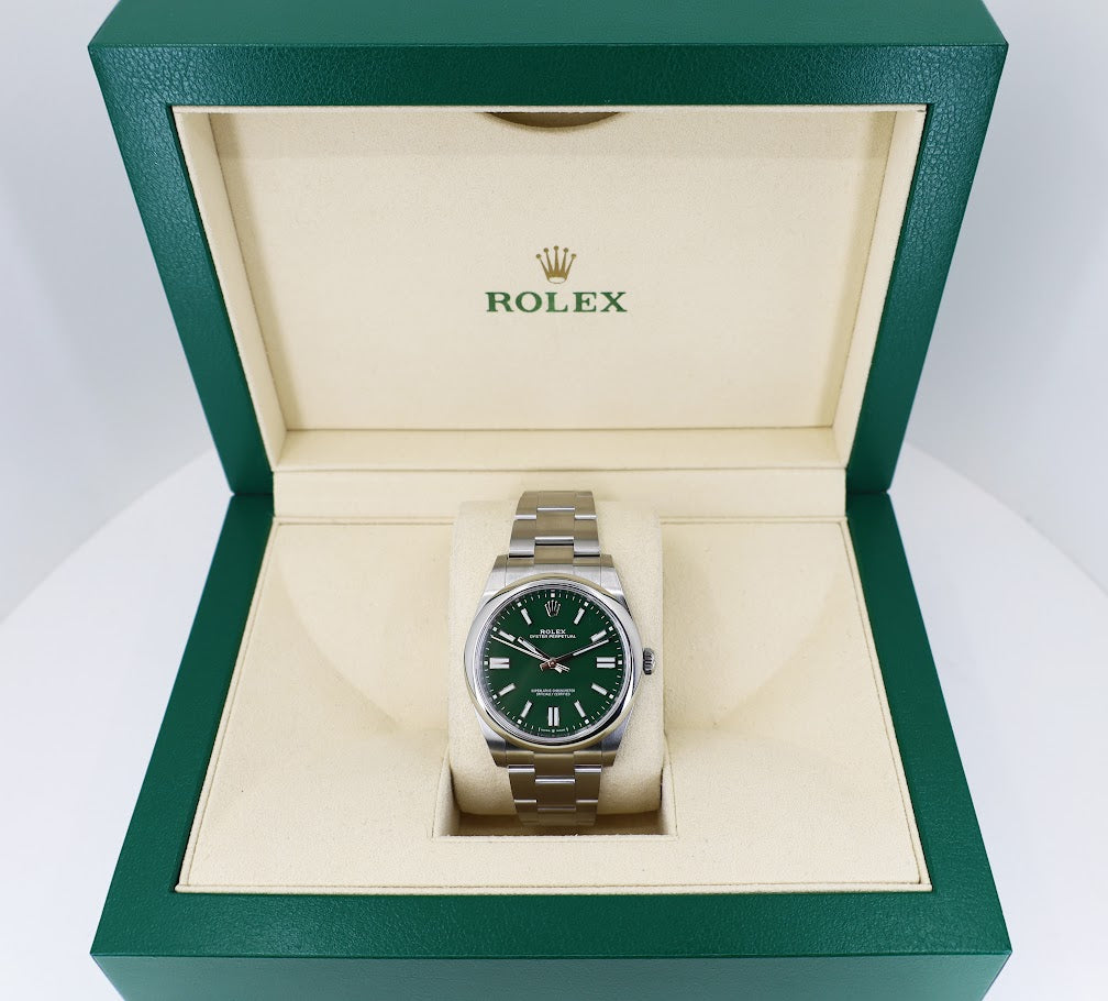 Rolex Oyster Perpetual 41 Watch - Domed Bezel - Green Index Dial - Oyster Bracelet - 2020 Release - 124300 greio