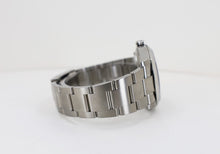 Load image into Gallery viewer, Rolex Oyster Perpetual 41 Watch - Domed Bezel - Green Index Dial - Oyster Bracelet - 2020 Release - 124300 greio