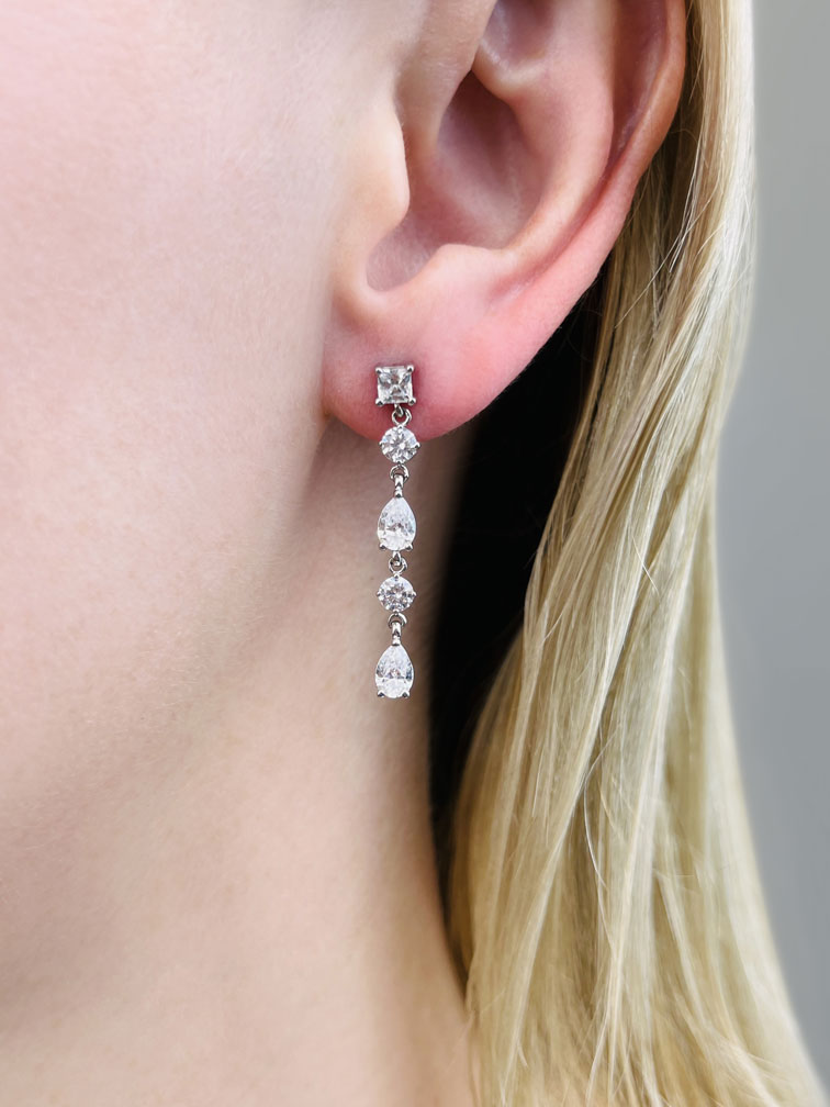 Glamorous Alternating Diamonds Drop Diamond Earrings with 2.58 ct.(finished) 6x4mm, 3.5mm, 3.8mm