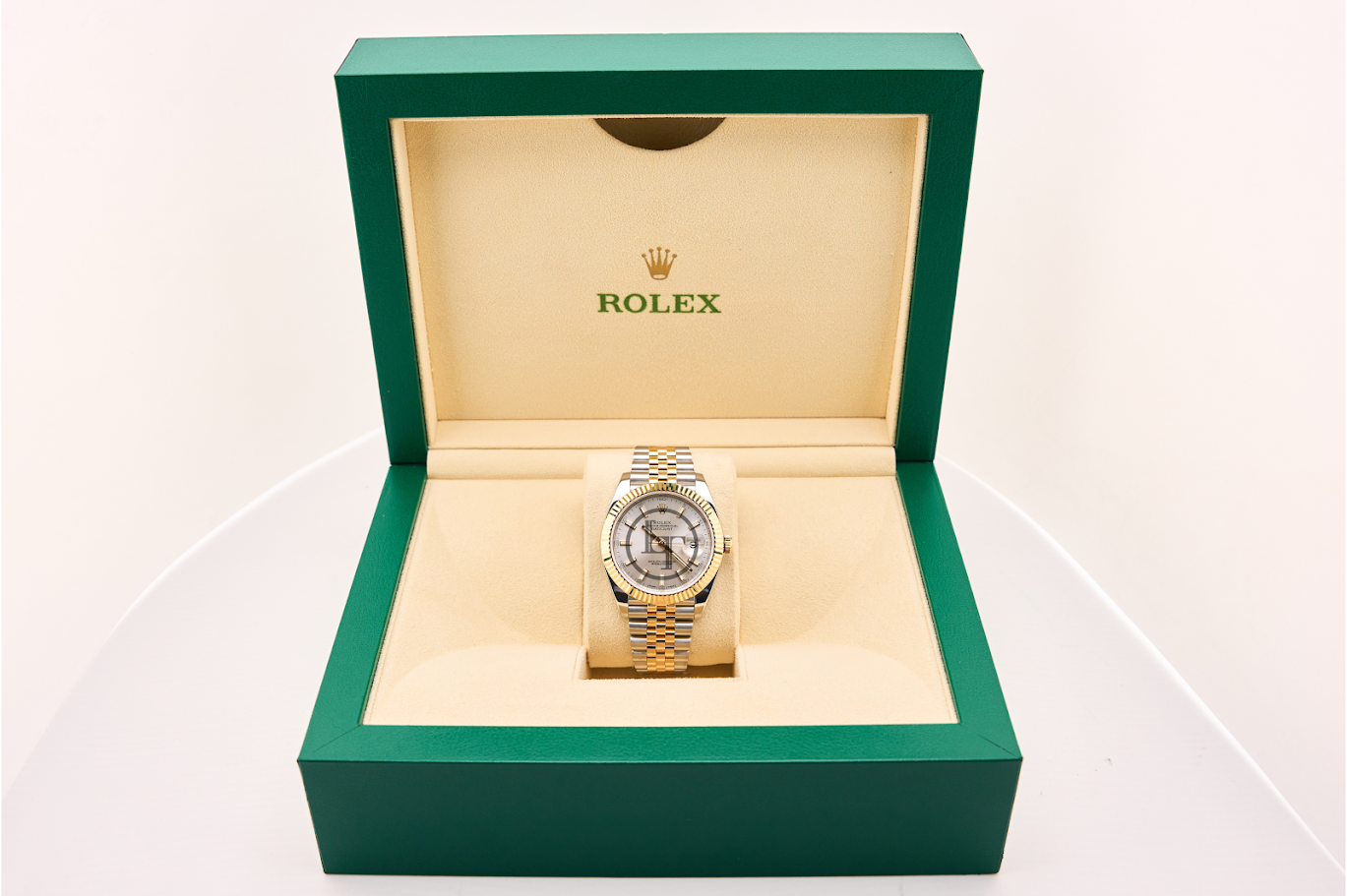 Rolex Steel and Yellow Gold Rolesor Datejust 41 Watch - Fluted Bezel - Silver Index Dial - Jubilee Bracelet - 126333 sij