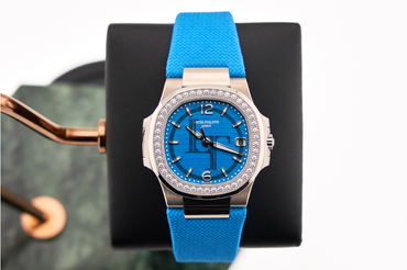 Patek Philippe Nautilus White Gold, Blue Wave Dial, 32mm - 7010G-013-001 - 2025