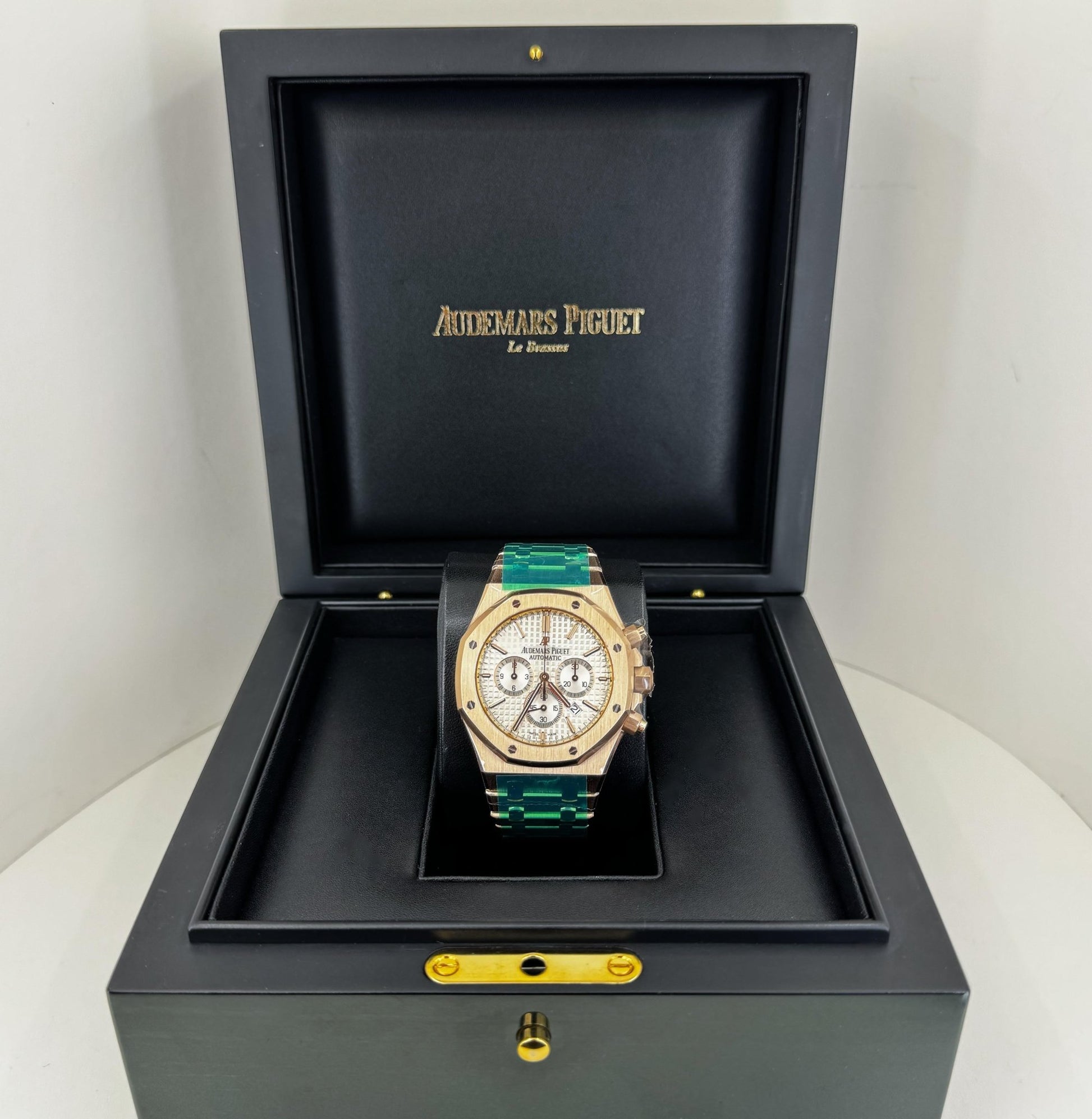 Audemars Piguet Royal Oak Chronograph Watch - Silver Dial 41mm - 26320OR.OO.1220OR.02 - Luxury Time NYC