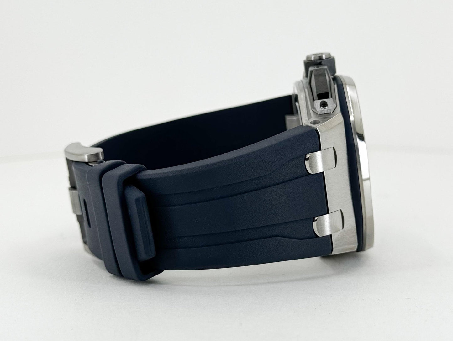 Audemars Piguet Royal Oak Offshore Watch Blue Dial 43mm-26420TI.OO.A027CA.01 - Luxury Time NYC