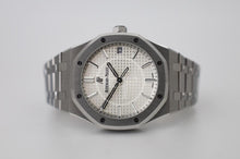 Load image into Gallery viewer, Audemars Piguet Royal Oak Self Winding Watch - 41mm Stainless Steel Case - Silver Dial - Bracelet - 15500ST.OO.1220ST.04 - Luxury Time NYC