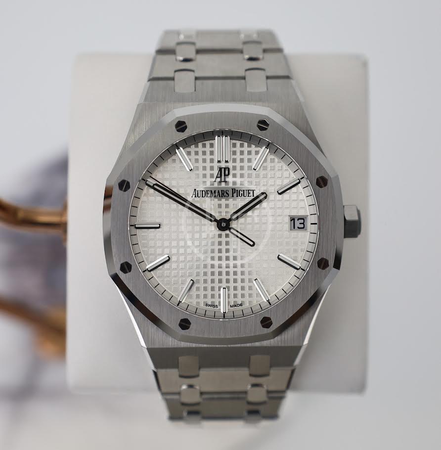 Audemars Piguet Royal Oak Self Winding Watch - 41mm Stainless Steel Case - Silver Dial - Bracelet - 15500ST.OO.1220ST.04 - Luxury Time NYC