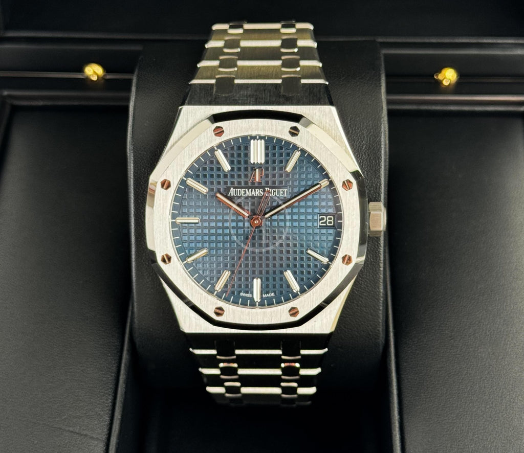 Audemars Piguet Royal Oak Selfwinding Watch - 41mm - Stainless Steel - Blue Dial - Calibre 4302 - Blue Dial 41mm - 15500ST.OO.1220ST.01 - Luxury Time NYC