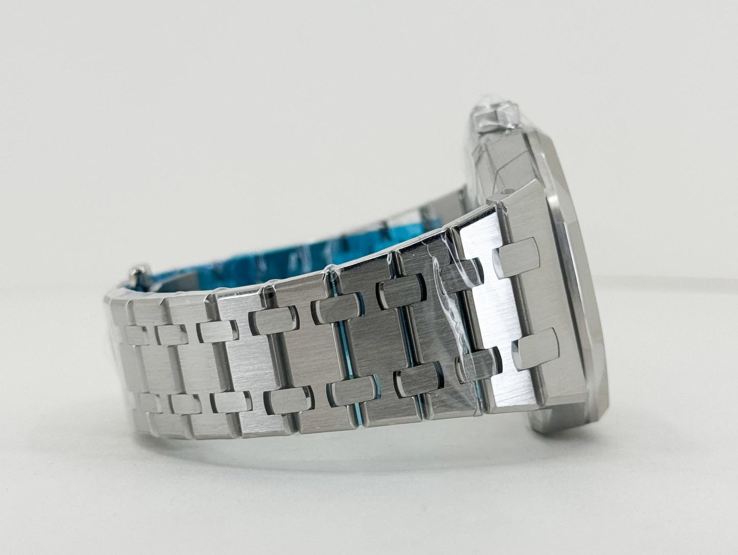 Audemars Piguet Royal Oak Selfwinding Watch - 41mm - Stainless Steel - Silver Dial - Calibre 3120-Silver Dial 41mm-15400ST.OO.1220ST.02 - Luxury Time NYC