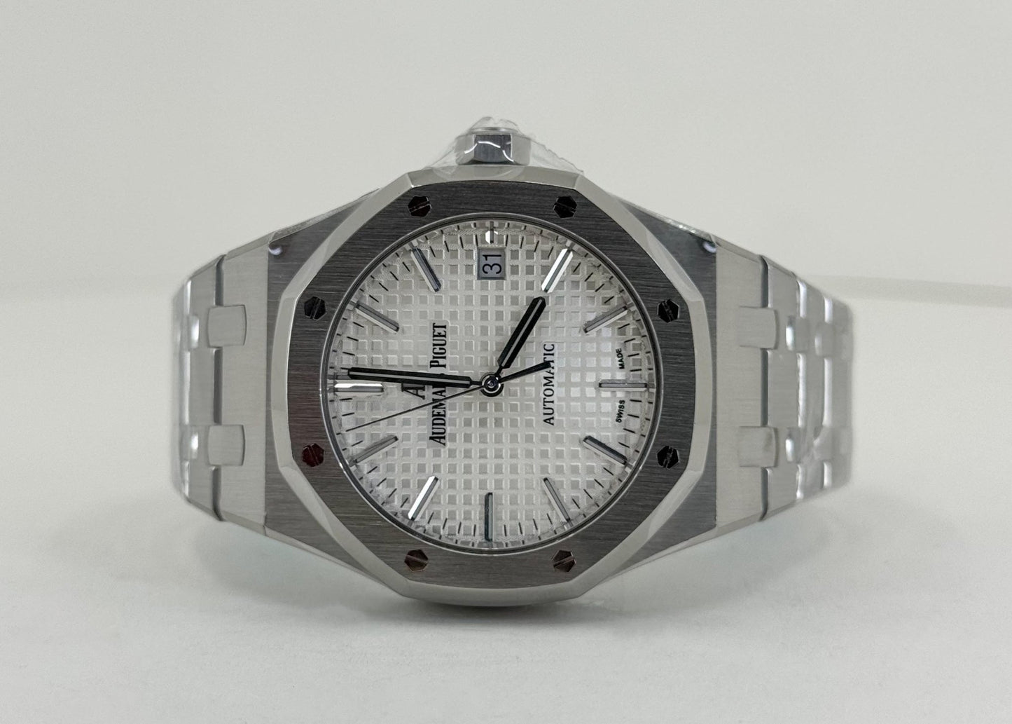 Audemars Piguet Royal Oak Selfwinding Watch - 41mm - Stainless Steel - Silver Dial - Calibre 3120-Silver Dial 41mm-15400ST.OO.1220ST.02 - Luxury Time NYC