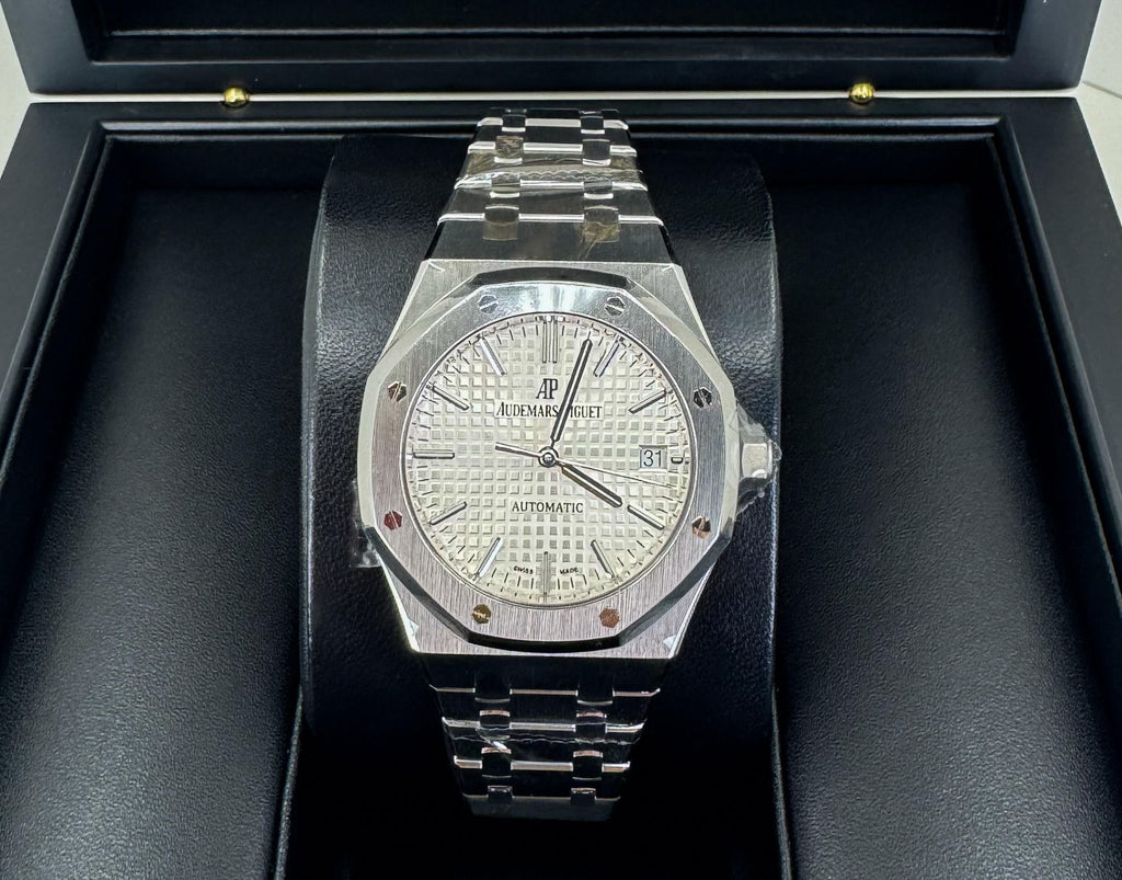 Audemars Piguet Royal Oak Selfwinding Watch - 41mm - Stainless Steel - Silver Dial - Calibre 3120-Silver Dial 41mm-15400ST.OO.1220ST.02 - Luxury Time NYC