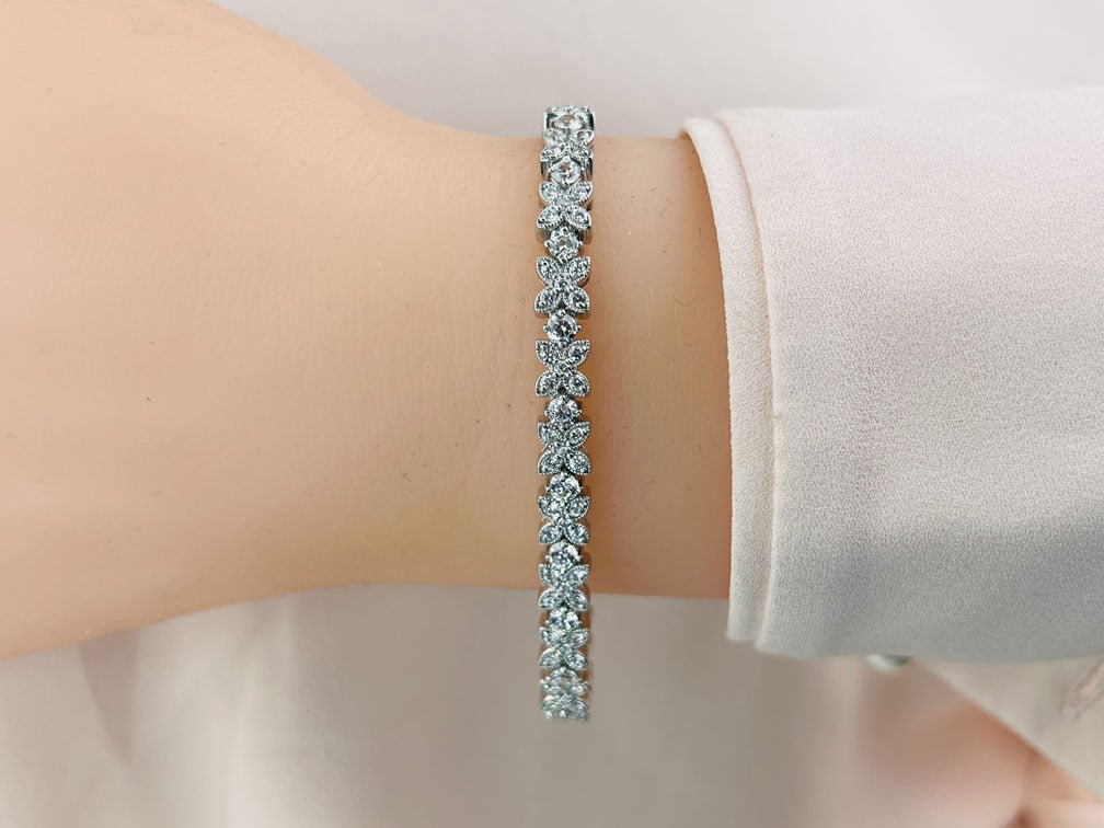 Flower Diamond Bracelet with 4.16 ct.(finished) 1.6mm, 1.7mm, 3mm - Luxury Time NYC