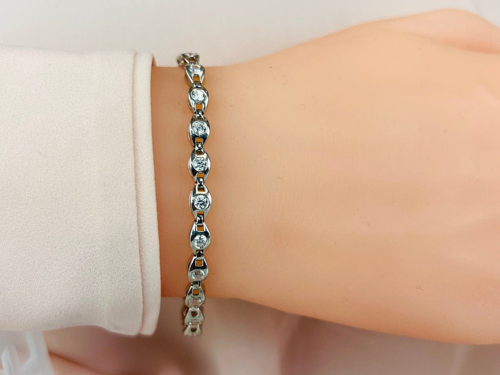 Linked Eye Diamond Bracelet with 0.99 ct.(finished) 2.1mm - Luxury Time NYC