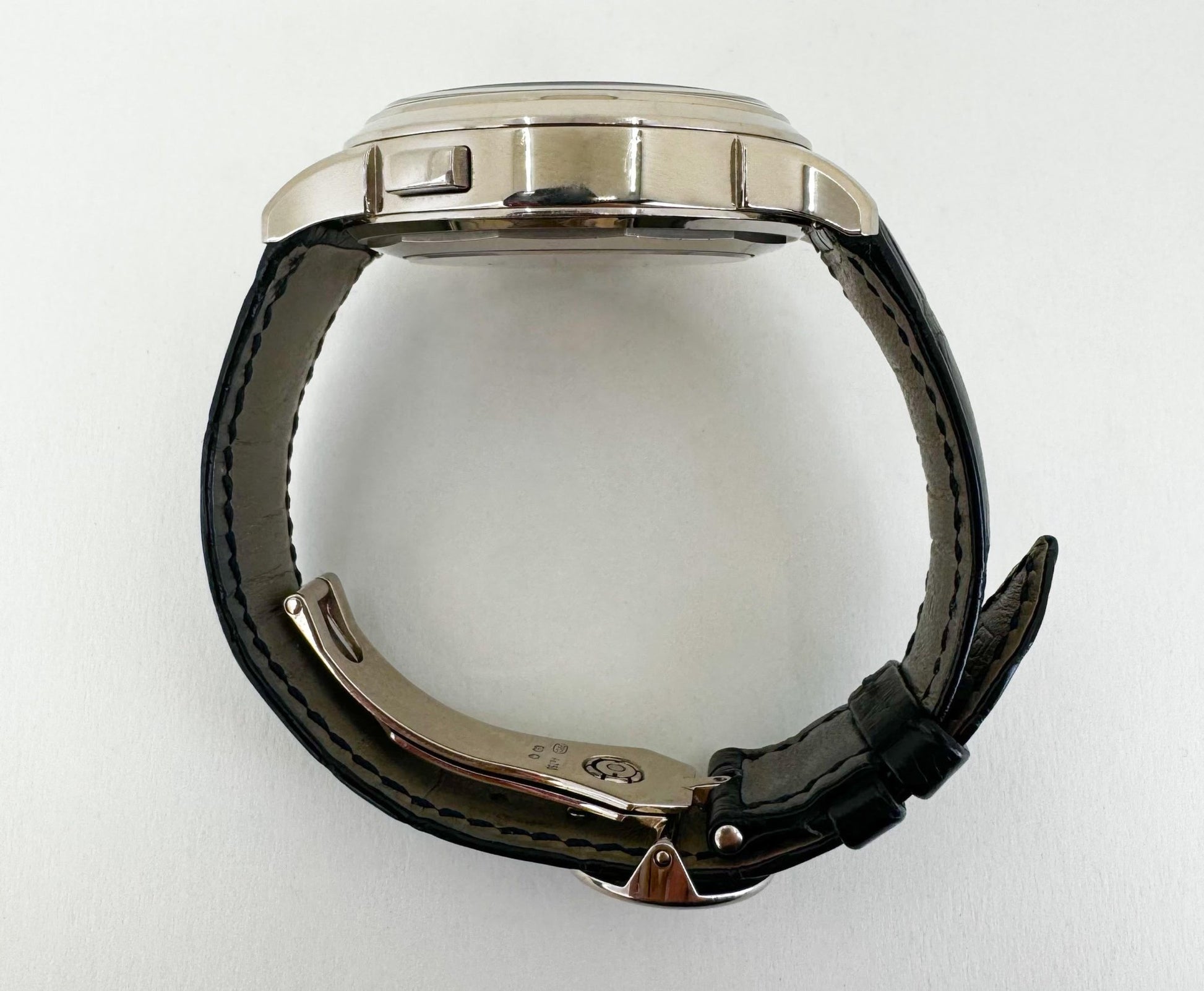 Patek Philippe 39.50mm Men Complications World Time Chronograph Watch Blue Dial 5930G - Luxury Time NYC