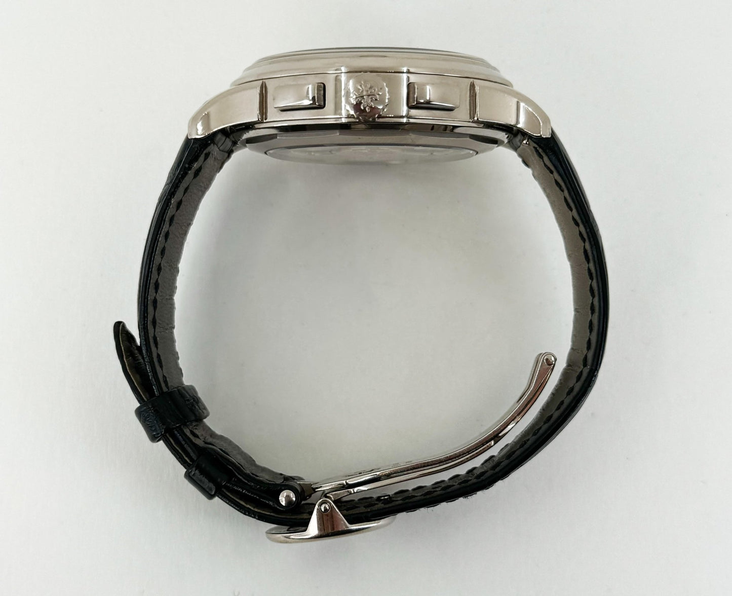 Patek Philippe 39.50mm Men Complications World Time Chronograph Watch Blue Dial 5930G - Luxury Time NYC