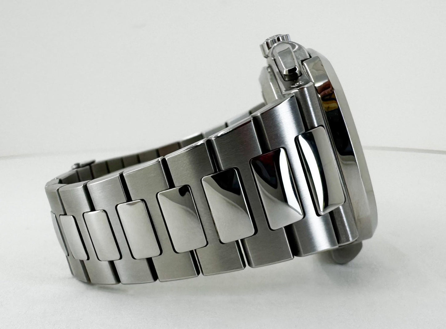 Patek Philippe 40.5mm Nautilus Travel Time Chronograph Watch Black Dial 5990/1A - Luxury Time NYC