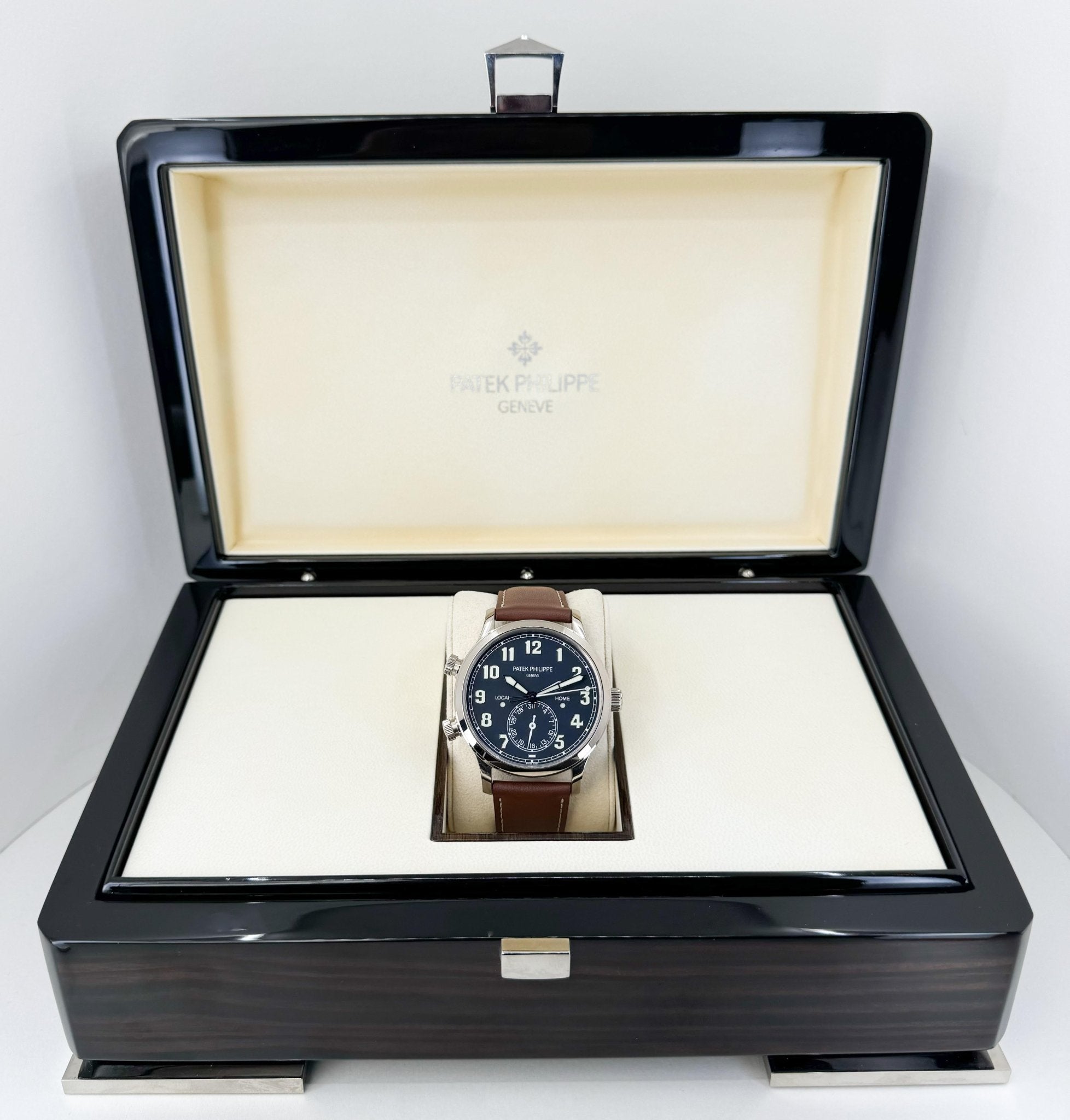 Patek Philippe Men Grand Complications Watch - 5524G-001 – Luxury
