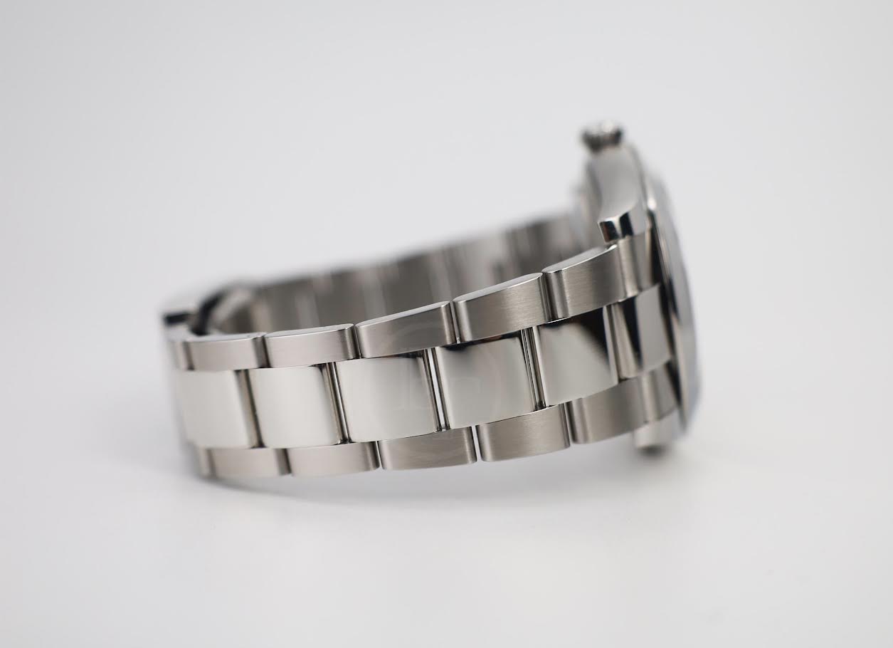 Rolex Datejust 41 Stainless Steel Silver Index Dial Smooth Bezel Oyster Bracelet 126300 - Luxury Time NYC