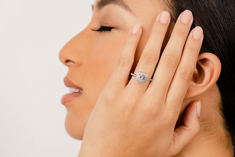 Round Halo Diamond Engagement Ring with 0.85 ct. (0.50 ct. center diamond) - Luxury Time NYC