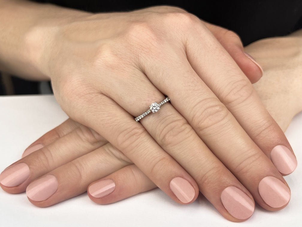 Timeless Round Engagement Ring With Side Diamonds Diamond with 0.78 ct. (0.50 ct. center diamond) - Luxury Time NYC