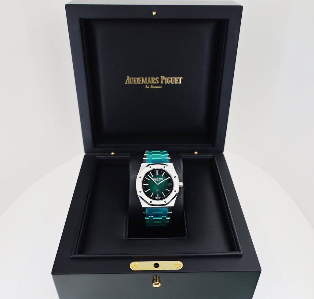 Audemars Piguet Royal Oak Jumbo Extra-Thin Platinum 39mm Green 16202PT.OO.1240PT.01 - Luxury Time NYC