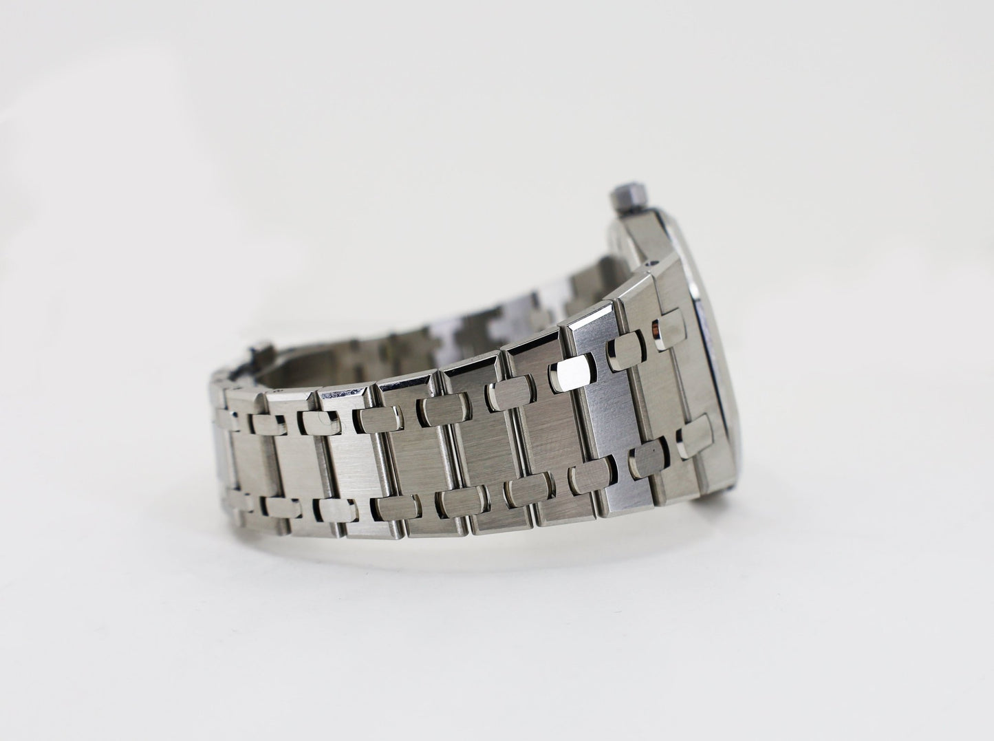 Audemars Piguet Royal Oak Jumbo Extra-Thin Stainless Steel 39mm Blue 16202ST.OO.1240ST.01 - Luxury Time NYC