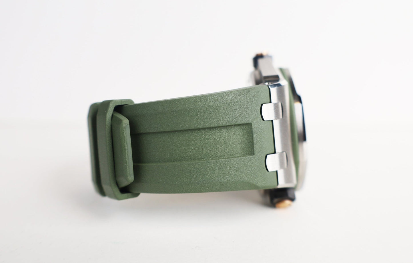 Audemars Piguet Royal Oak Offshore Diver Watch-Green Dial 42mm-15720ST.OO.A052CA.01 - Luxury Time NYC