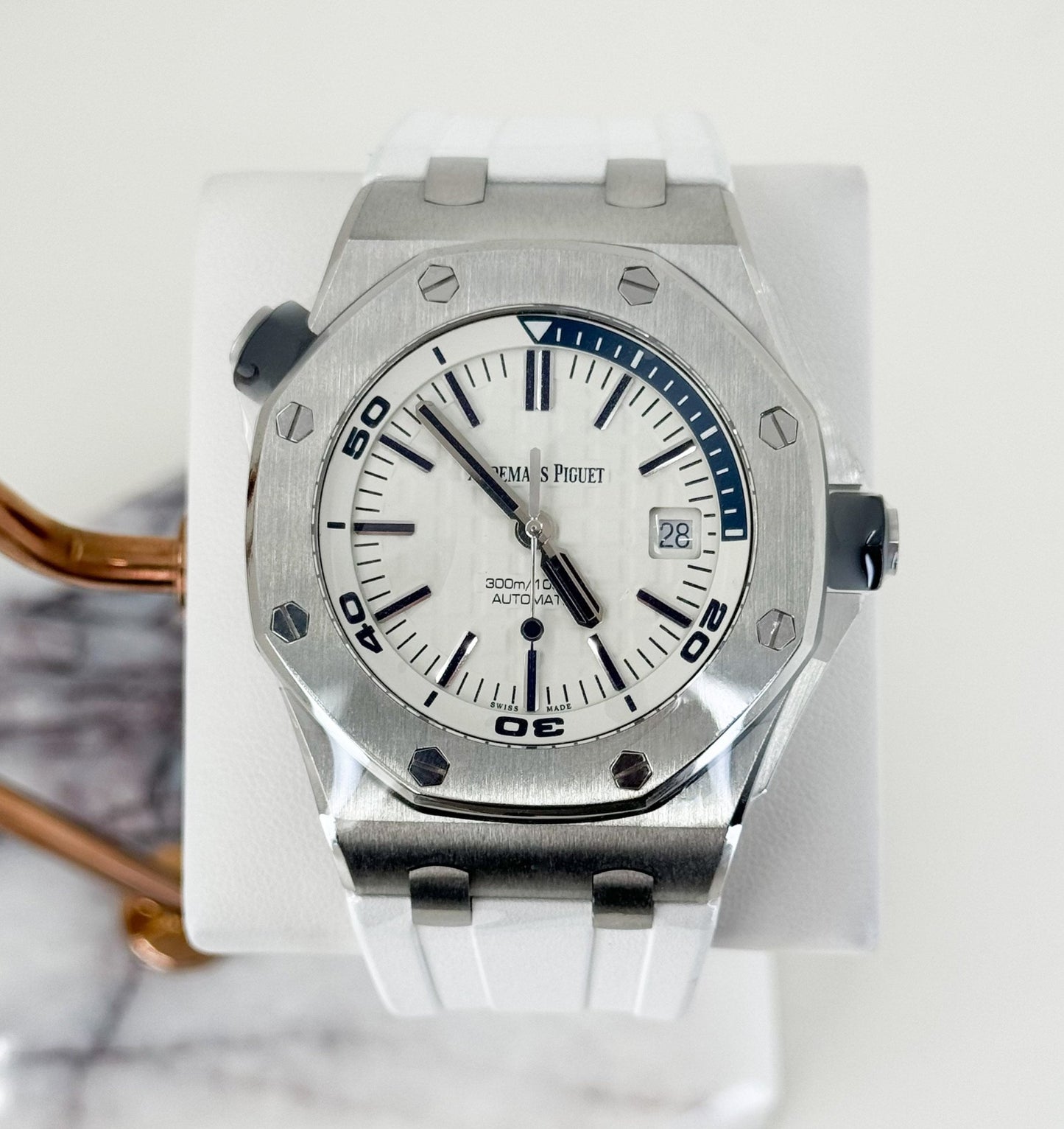 Audemars Piguet Royal Oak Offshore Diver Watch-White Dial 42mm-15710ST.OO.A010CA.01 - Luxury Time NYC