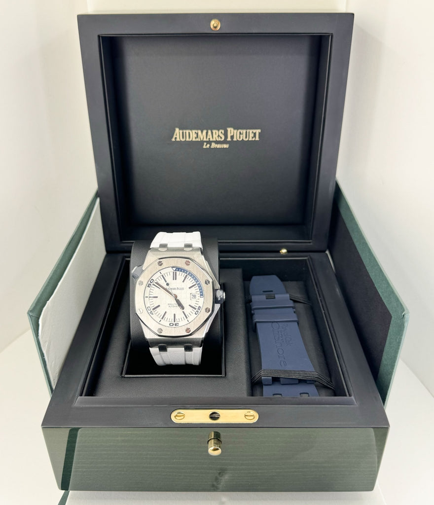 Audemars Piguet Royal Oak Offshore Diver Watch-White Dial 42mm-15710ST.OO.A010CA.01 - Luxury Time NYC