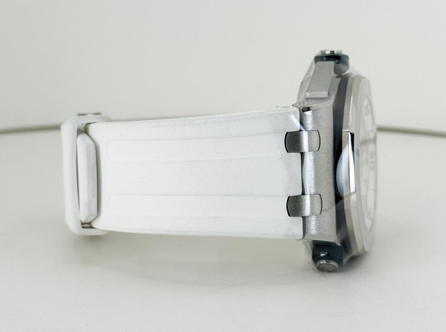 Audemars Piguet Royal Oak Offshore Diver Watch-White Dial 42mm-15710ST.OO.A010CA.01 - Luxury Time NYC