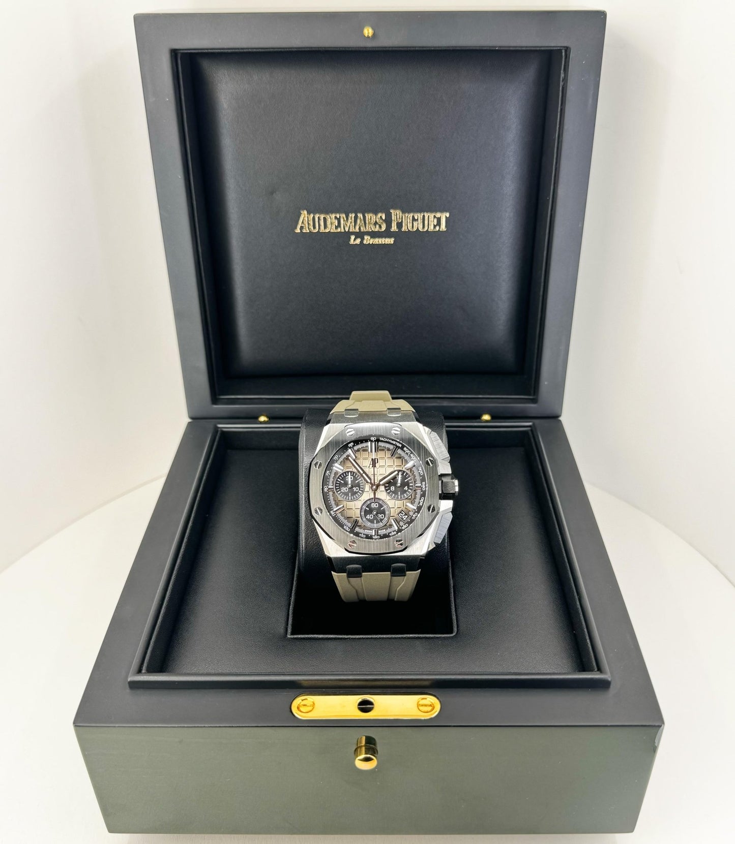 Audemars Piguet Royal Oak Offshore Watch - 43mm - Brown Dial - 26420SO.OO.A600CA.01 - Luxury Time NYC