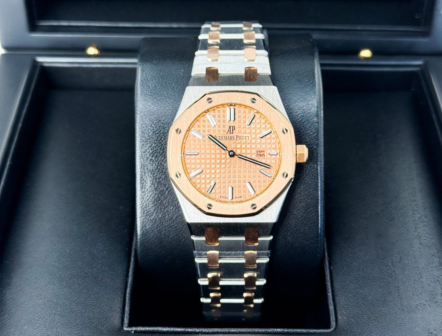 Audemars Piguet Royal Oak Quartz Watch-Pink Dial 33mm-67650SR.OO.1261SR.01 - Luxury Time NYC
