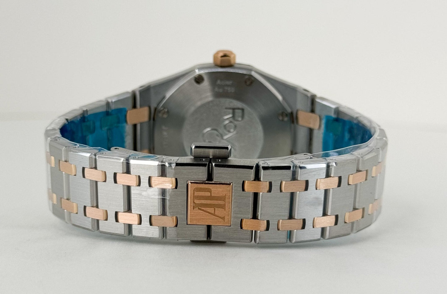 Audemars Piguet Royal Oak Quartz Watch-Pink Dial 33mm-67650SR.OO.1261SR.01 - Luxury Time NYC