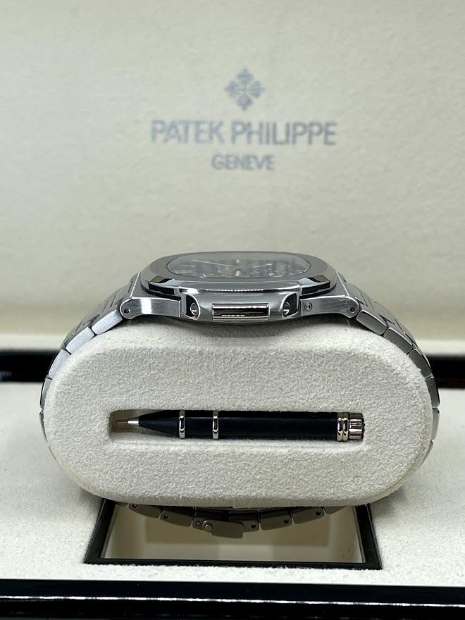 Patek Philippe Nautilus Stainless Steel Blue Dial Watch B/P '08 5711/1A-010